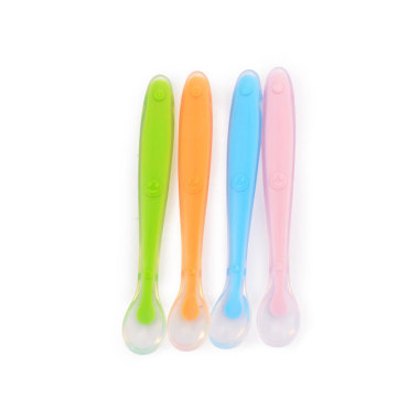 Cuillère en silicone souple colorée sans BPA pour bébé